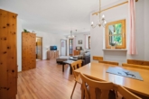 Wohn-Essbereich - „Attraktive 2-Zimmer-Wohnung mit Balkon in Hammer bei Siegsdorf, zu verkaufen“