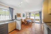 Küche, Essen - Großzügige Erdgeschosswohnung mit Garten und Garage, im Herzen von Ruhpolding!
