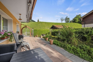 Großzügige Erdgeschosswohnung mit Garten und Garage, im Herzen von Ruhpolding!, 83324 Ruhpolding, Erdgeschosswohnung