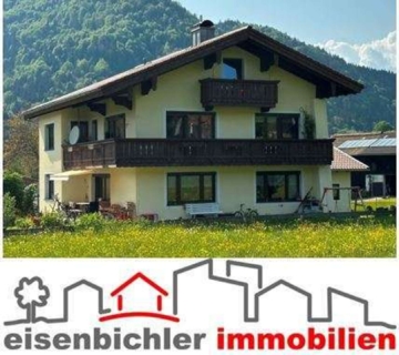 Eine besondere Lage, Zweifamilienhaus mit ausgebautem Dachboden, Berg- und Weitblick in Ruhpolding!, 83324 Ruhpolding Kreis Trausnein, Zweifamilienhaus
