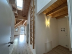 Flur mit Blick in den Wohnraum - Ein-Zimmer-Wohnung für den sportlichen Singele!