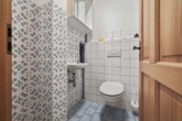 Gäste-WC - Sofort einziehen: DG-Wohnung mit Garten & Garage in Toplage Ruhpolding!