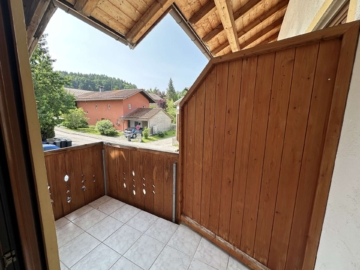 Helle & gepflegte 3⅕-Zimmer-Wohnung in Surtal – frisch gestrichen & mit neuen Fenstern, 83362 Surberg, Etagenwohnung